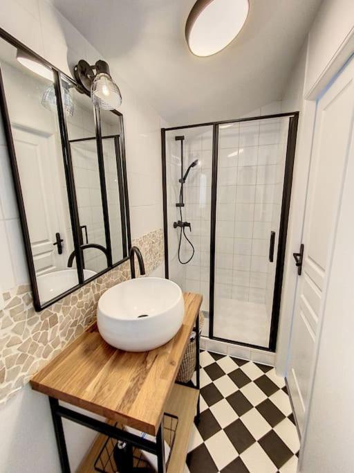 Bienvenue A La Tatoo Room Bourgoin-Jallieu Buitenkant foto